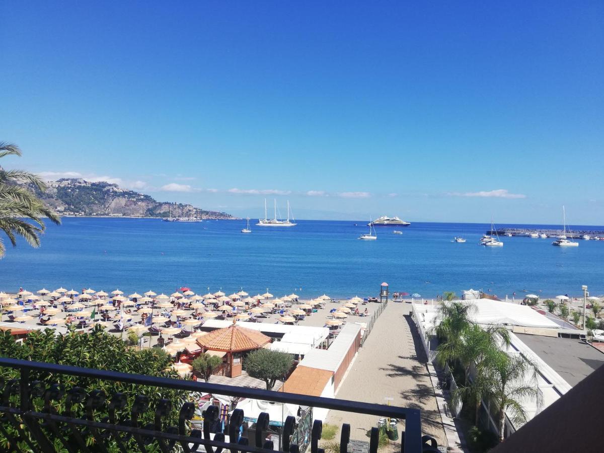 Apartments Mikros Giardini Naxos Bagian luar foto