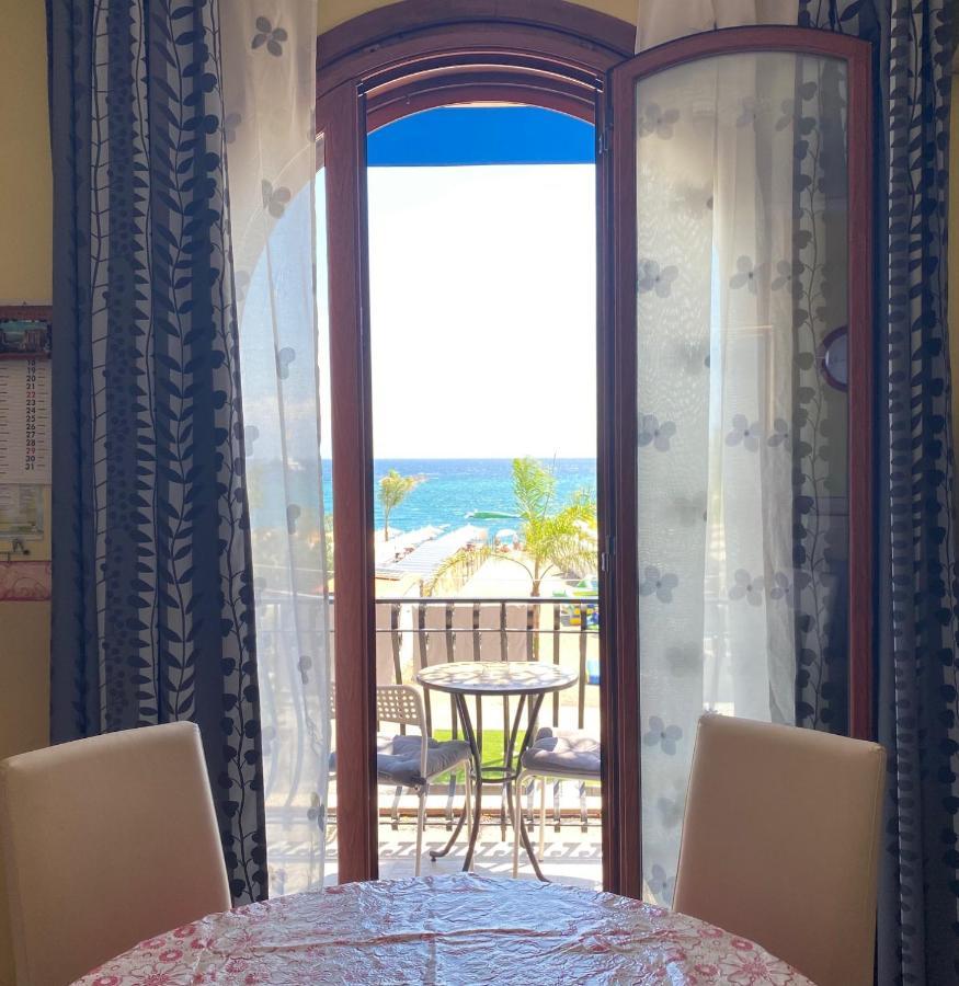 Apartments Mikros Giardini Naxos Bagian luar foto