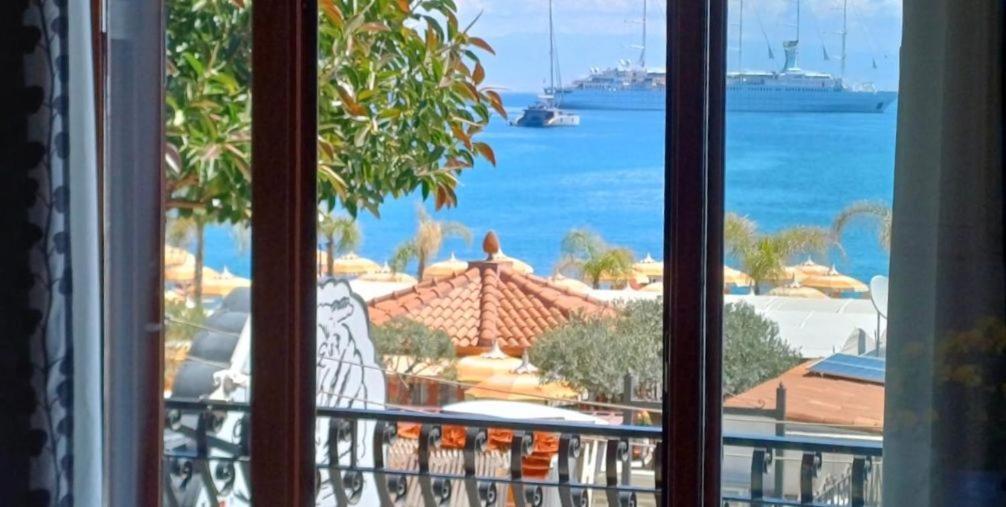 Apartments Mikros Giardini Naxos Bagian luar foto