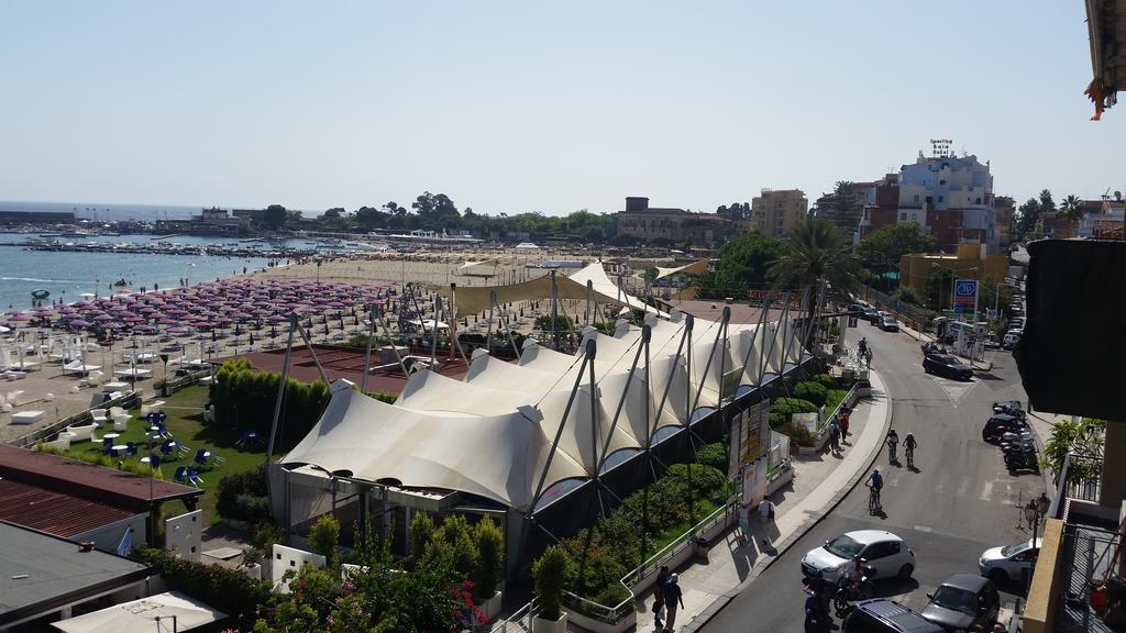 Apartments Mikros Giardini Naxos Bagian luar foto